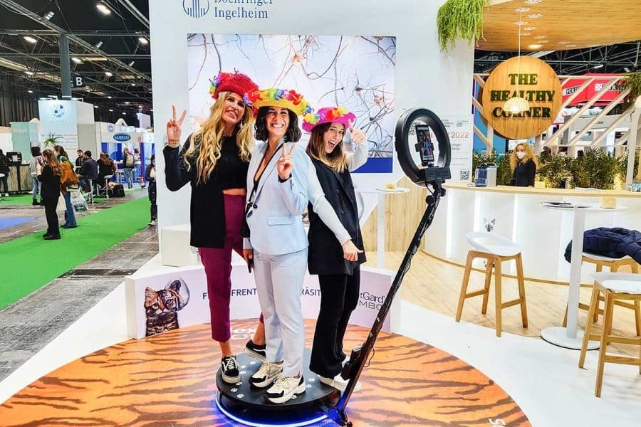 Hire Video & Photo Booth with Camera 360° Dubai Festival City